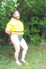 Mich absolut gratis in PVC Plastik fesseln, knebeln und.....