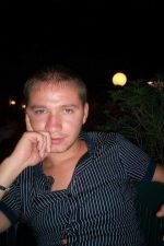 Cerco Divertimento e serietà per una serata di sesso e trasg