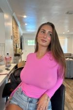 Jeune célibataire disponible maintenant
