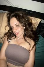 Escorte girl chaude sexy excitée disponible maintenant