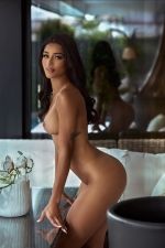Yasmin - Escort Girl Lausanne