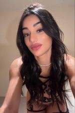 Escort Wallis Yasmin