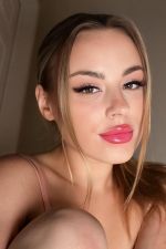 Sexy excitée chaude disponible maintenant