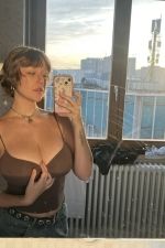 Reife Frau verfügbar, um Sie zu befriedigen Reife Frau verfügbar, um Sie zu befriedigen