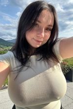 Dispo pour passer un bon moment. Sois pas timide. ️