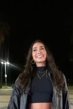 Femme excitée cherche complice discret