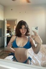 Petite blonde très chaude coquine et sensuelle