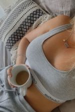 Ich bin jetzt für Sex verfügbar, schick mir schnell eine Nac