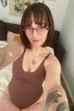 Junge süße sexy Frau verfügbar Junge süße sexy Frau verfügbar