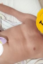 Chico ofrece compañía y masaje a mujeres Chico ofrece compañía y masaje a mujeres