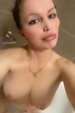 Helene Chaude - Escort Wallis