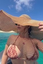 Sexy blonde femme disponible