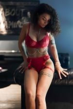 Julia Escort Roche