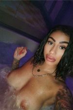 Escort Ginevra Dana Petite Chatte