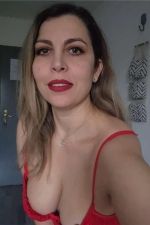 Acompañante Collombey Claire Parisienne